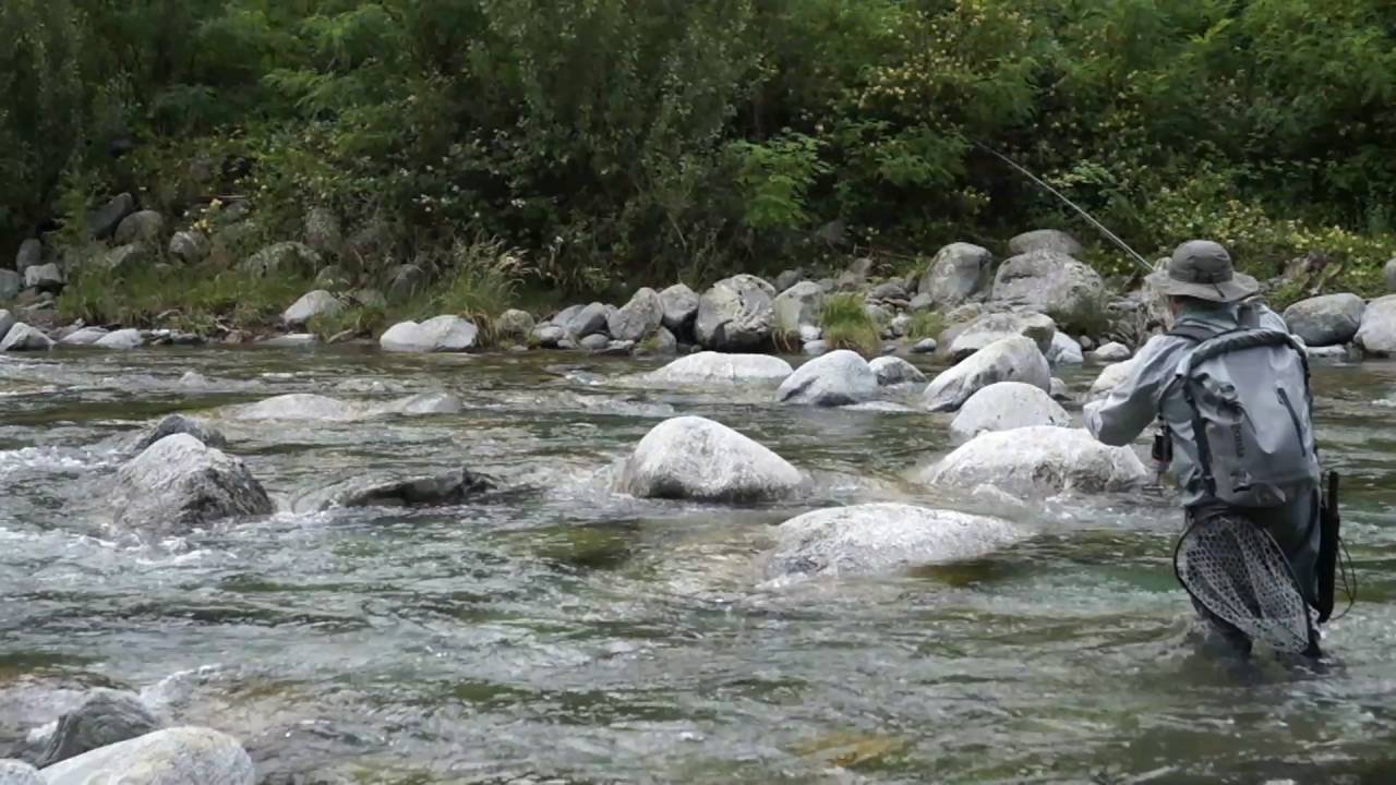 Simone Radaelli - Fishing with nymphs in small streams in North Italy