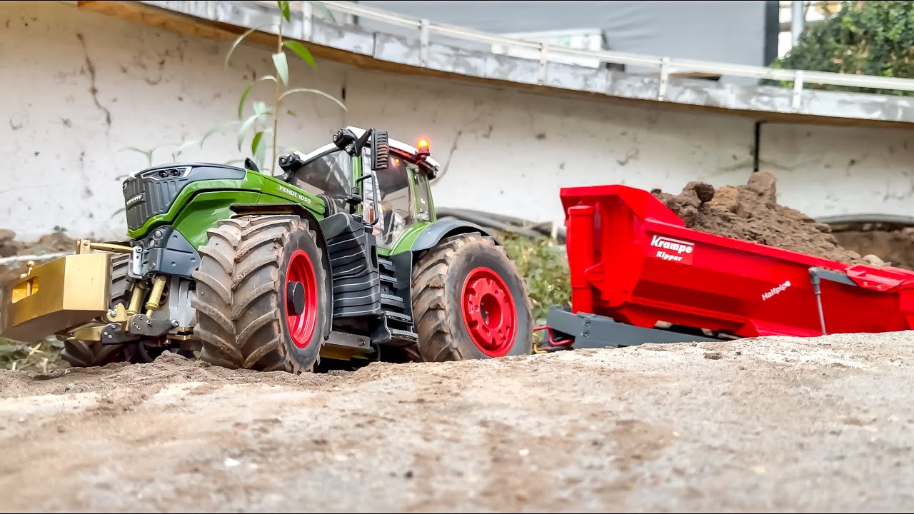 MEGA TRACTORS AND RC TRUCKS AT THE LIMIT