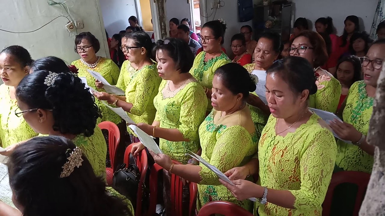 Tung so tardodo holong Mi...(koor ina HKBP cikarang kota)