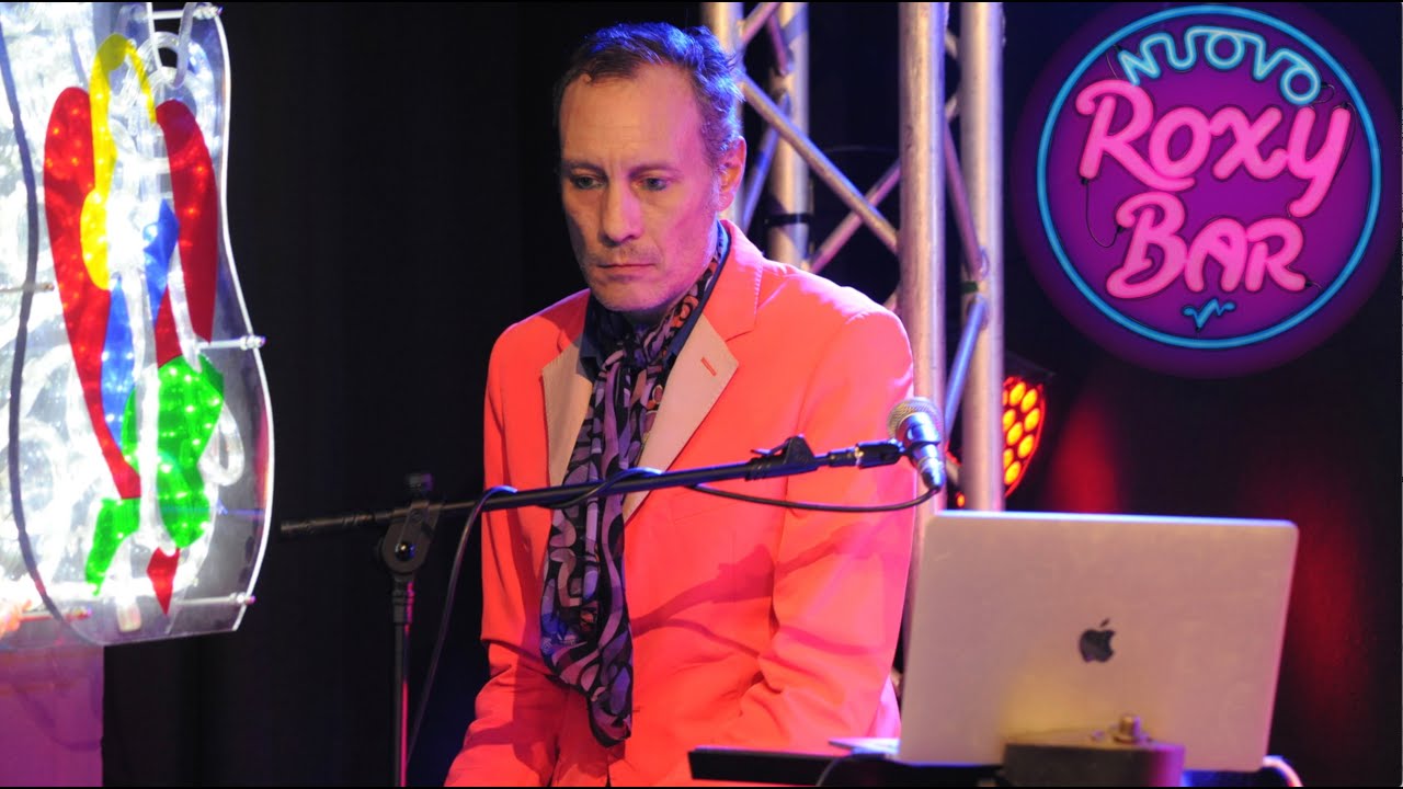 Megahertz inserisce I Pink Floyd in un flusso musicale coi Kraftwerk - Nuovo Roxy Bar 17.1.24