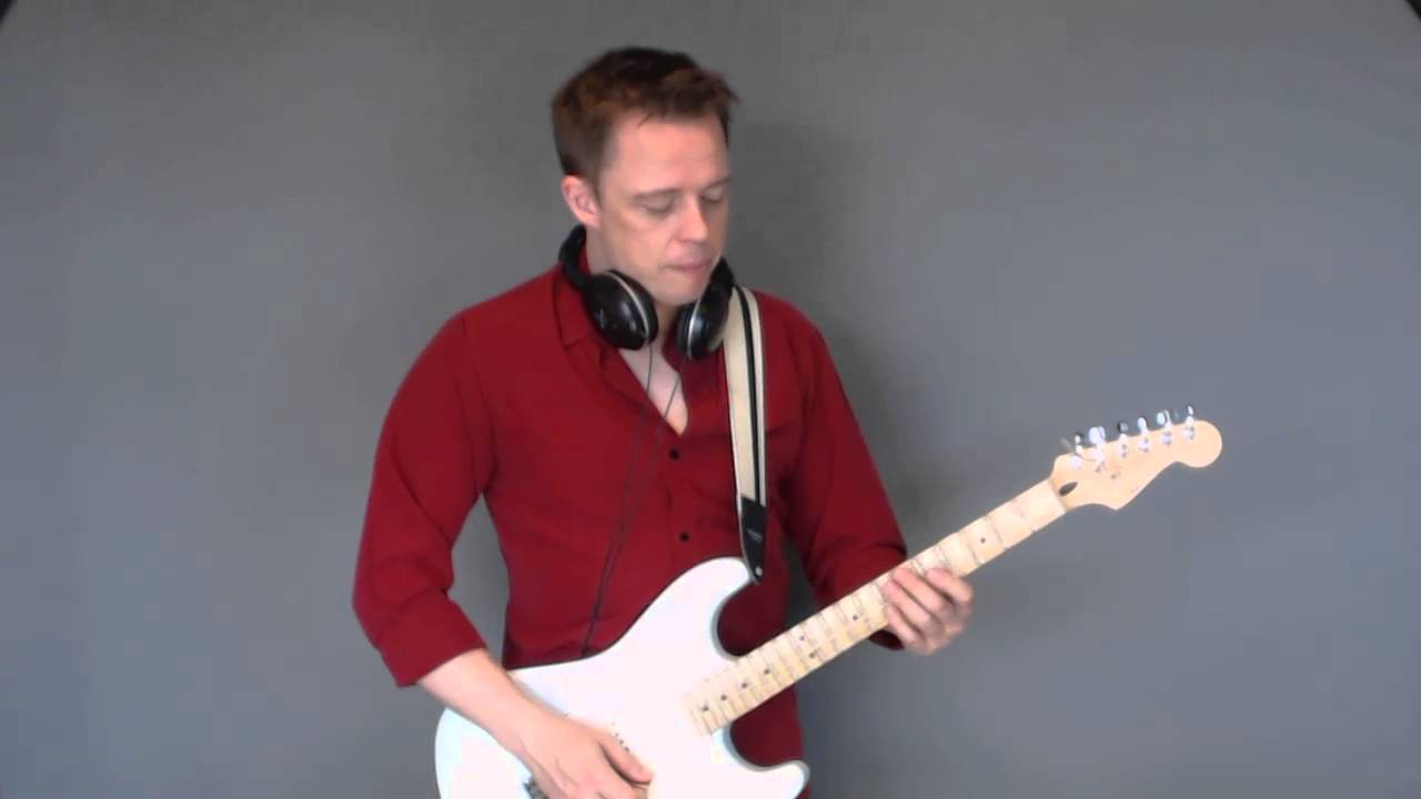 How to play fast when you're soloing - Neo Classical Academy Lesson 1