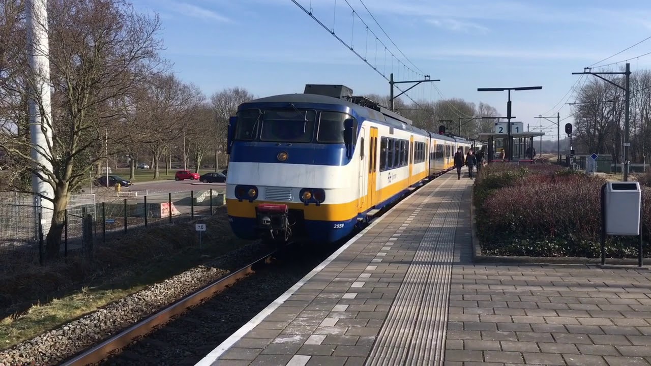 Mini compilatie: treinen op station Driehuis!!