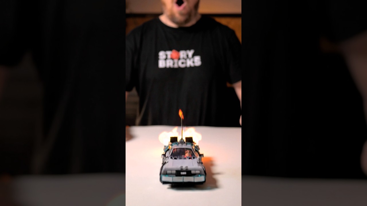 Распаковываем LEGO набор с лучшей версией Машины времени из &laquo;Назад в будущее&raquo;