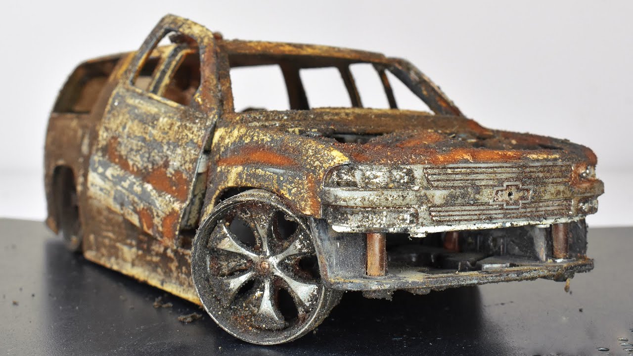 Restoration Abandoned Chevrolet Suburban Model Car