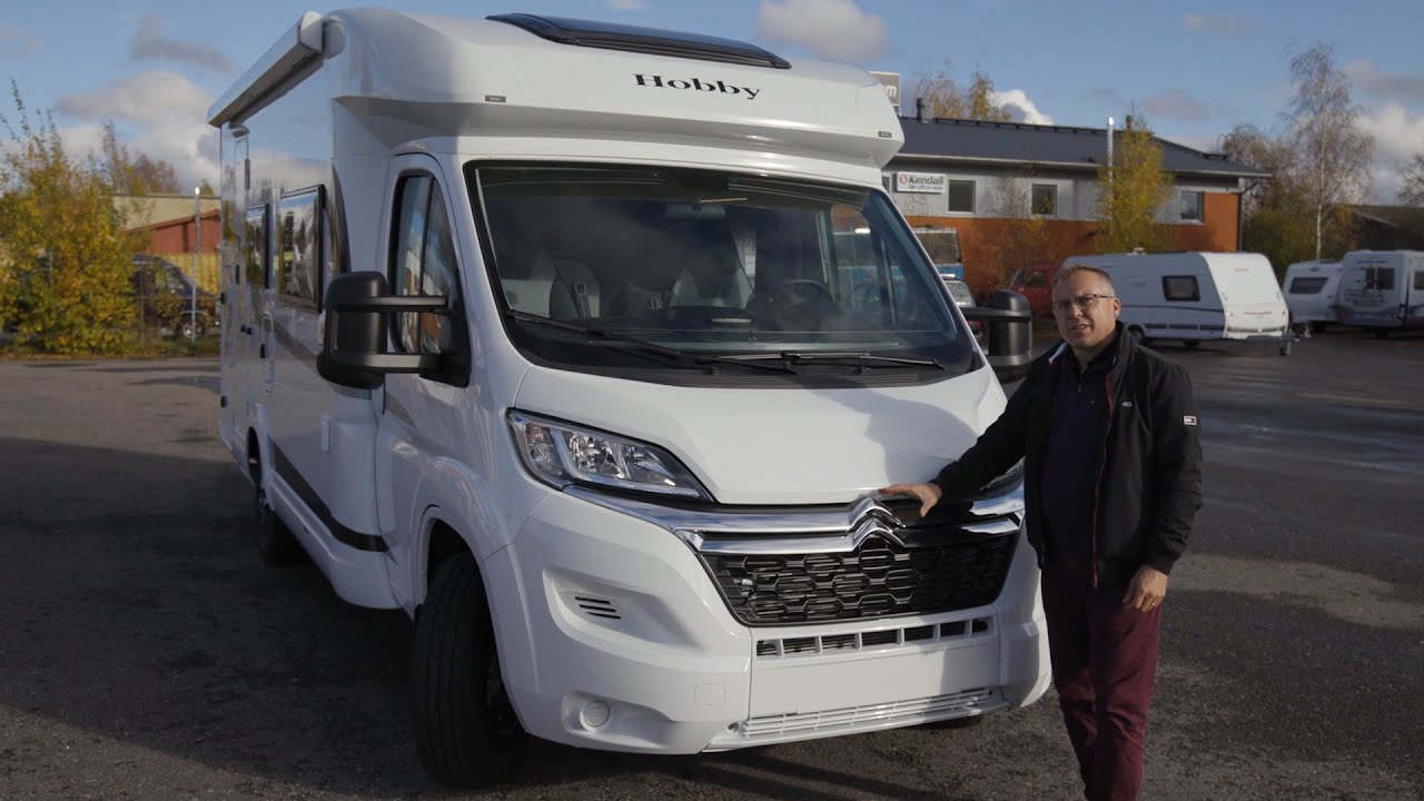 Koeajossa Hobby Optima Ontour T65 HKM -matkailuauto