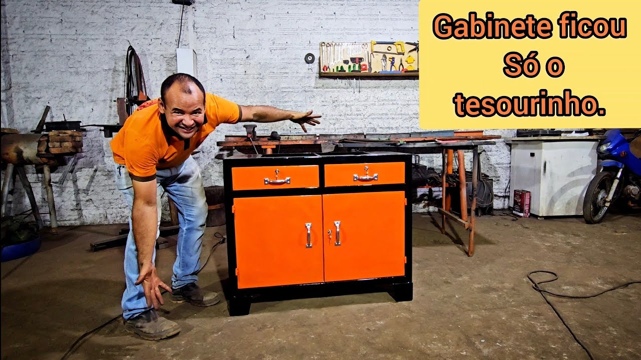 Pintura do gabinete (episódio 8).
