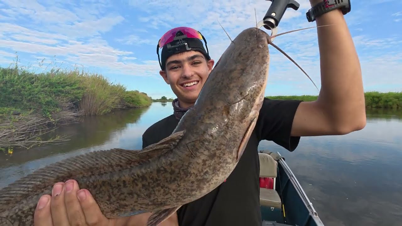 7 Days Chasing Monster Tigerfish in Africa’s Deadliest Waters (Okavango Delta). Lions and Snakes!