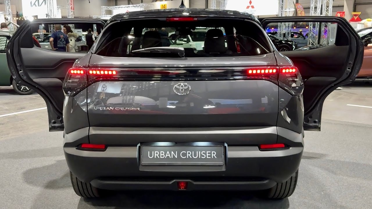 New TOYOTA URBAN CRUISER 2025 - PRACTICALITY test & TRUNK SPACE