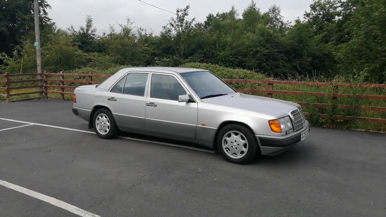 Lot 6 - 1990 Mercedes-Benz 260E Auto