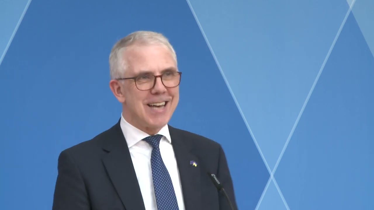 EU Innovation Policy: How to Escape the Middle Technology Trap? (Remarks on the Report)