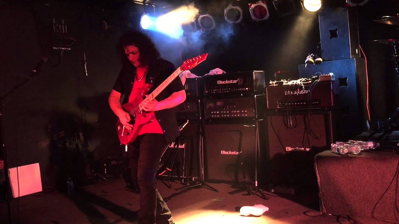 Vinnie Moore - Hero Without Honor Live