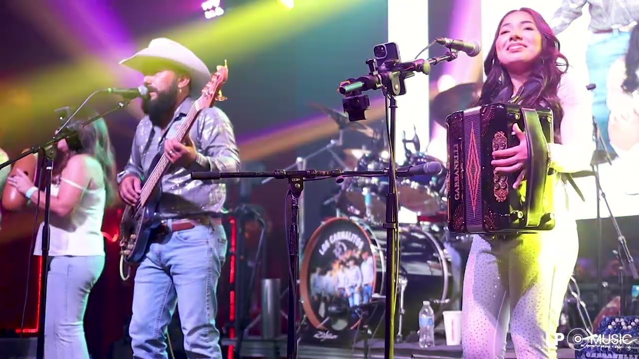 Grupo Vadenagi - Popurri De Cumbias [En Vivo 2023]
