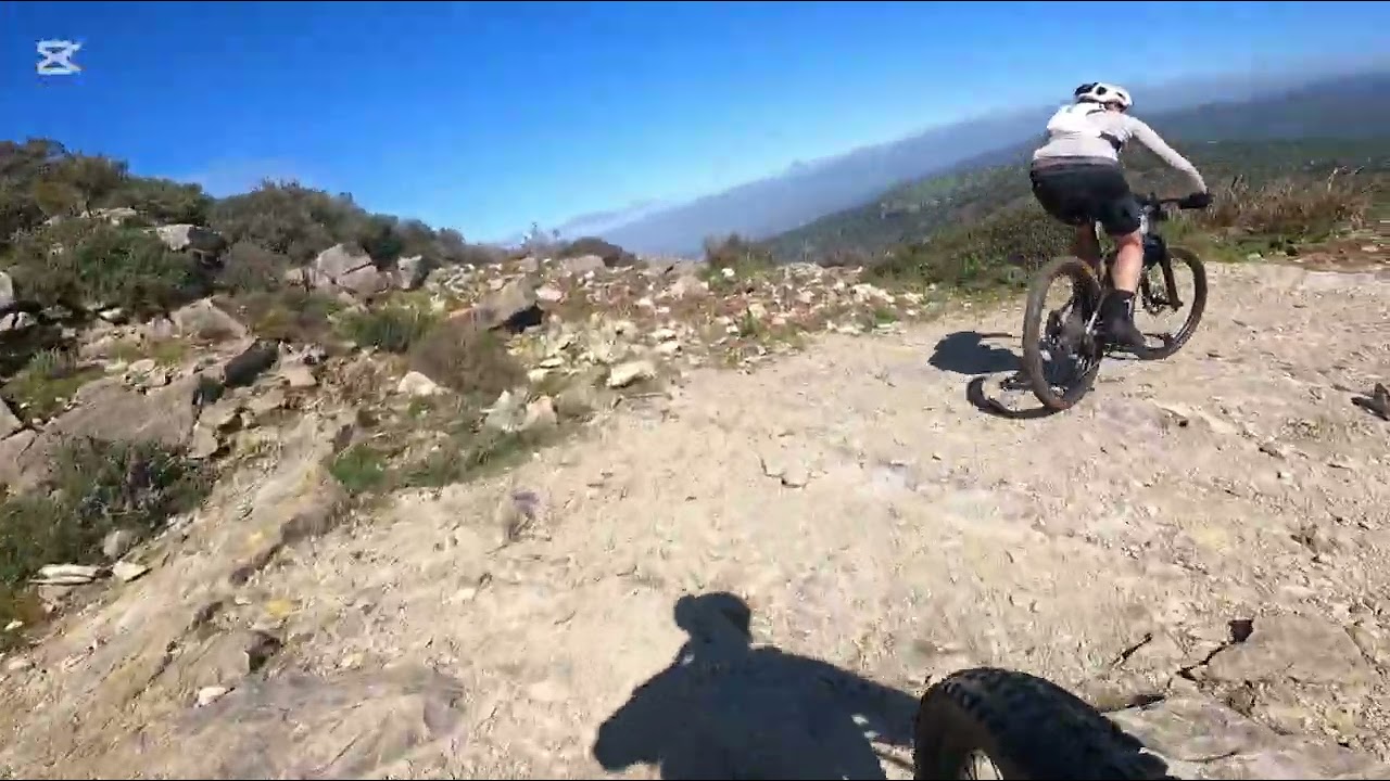 Passeio BTT pela serra de aire e candeeiros, Com alguns trilhos trilho do suicida e quebra braços.  