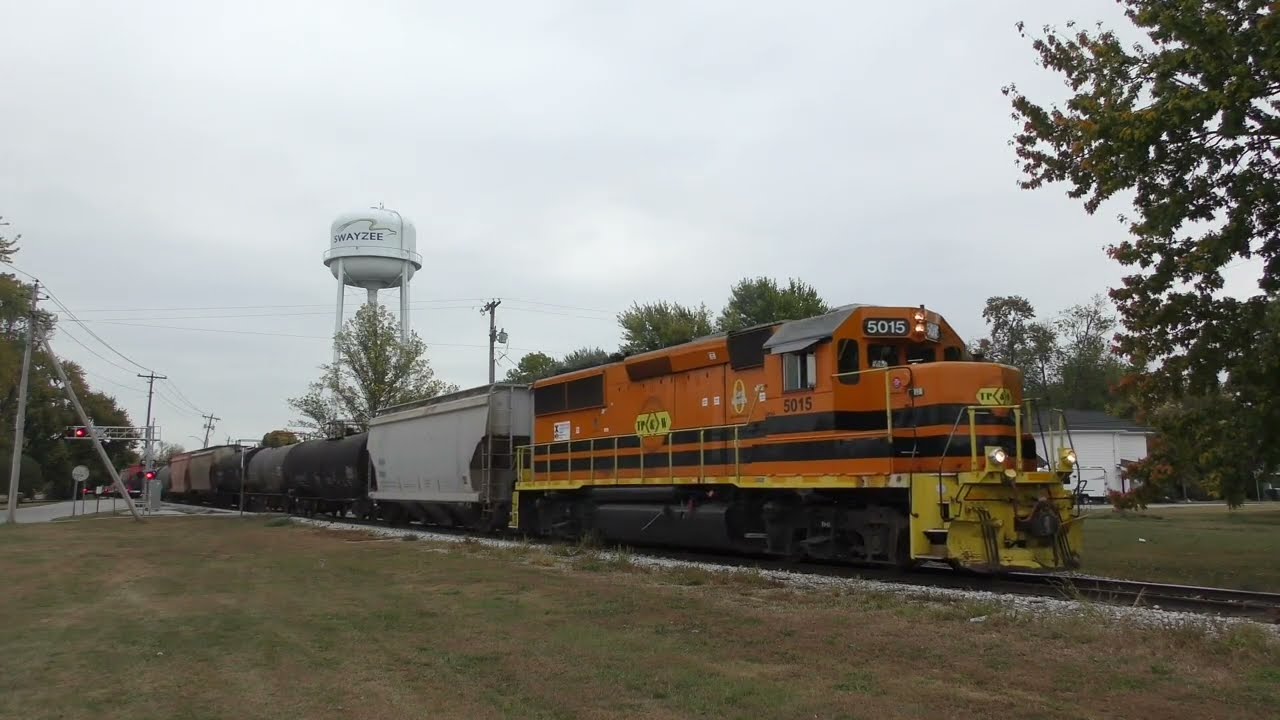 TPW 5015 westbound on the Marion Subdivision,former NKP Cloverleaf 10-15-2025