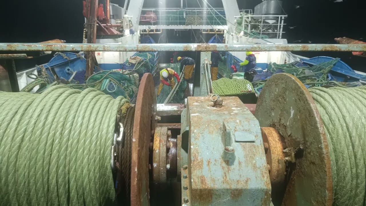 Maniobra largada de aparejo, 💨🌊🐟🛥️