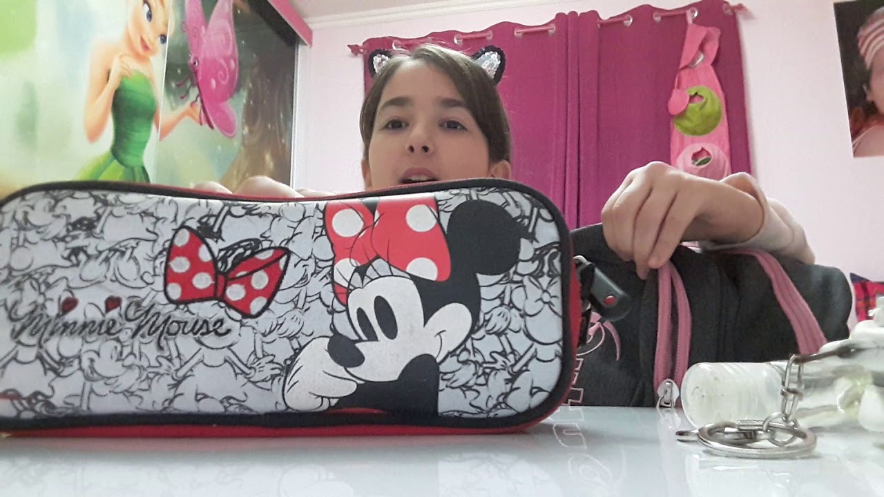 ماذا يوجد في حقيبتي المدرسية؟؟؟؟