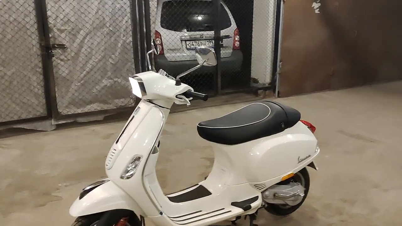 vespa s 50 новый итальянский мопед выполненный в ретро стиле . Едет довольно бодро ))