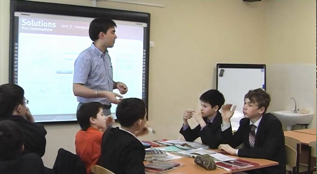English lesson on shopping with Pre-intermediate students