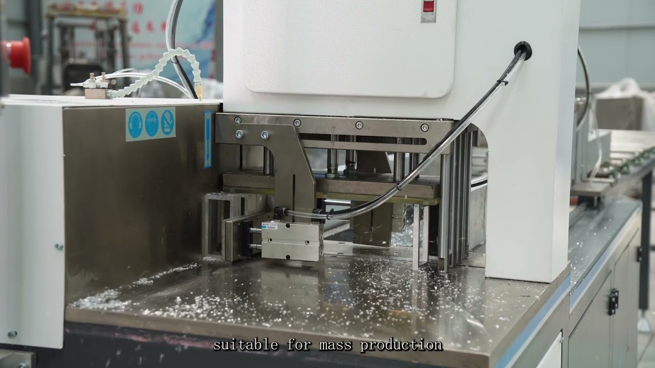 Auto feed saw for cutting aluminum profile