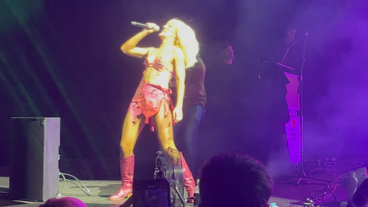 Amyl and the Sniffers ‘Big Dreams’ live Melbourne 2025 - Sidney Myer Music Bowl