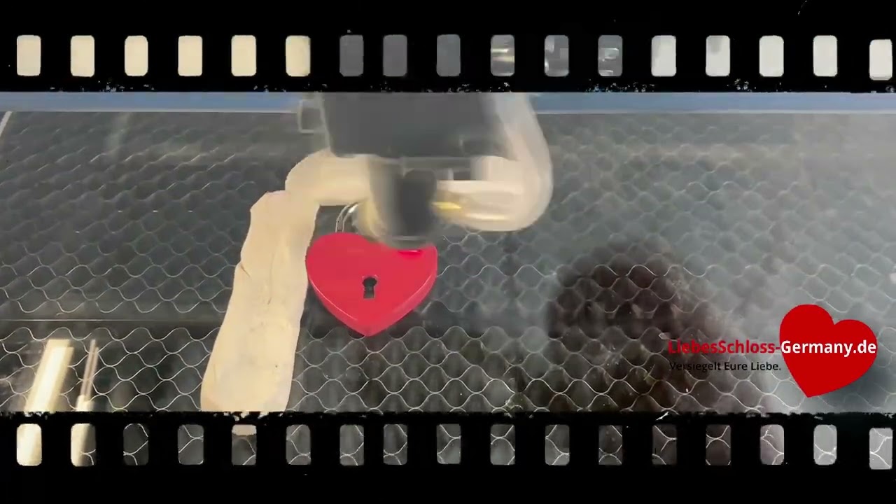 Liebesschloss als Herzform mit Lasergravur f&uuml;r Jolina & Marvin aka MaJo