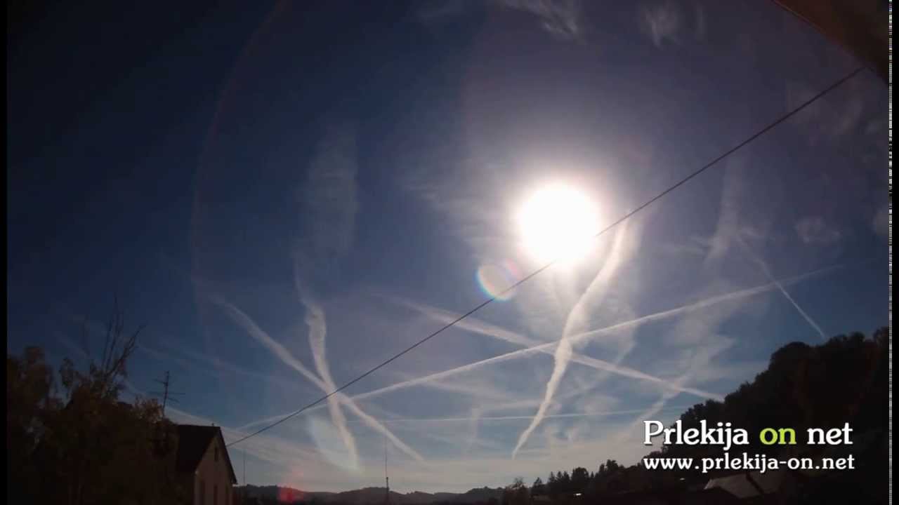 Contrails time-lapse