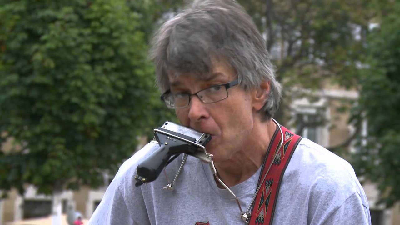 Jeff Stephenson live on the streets of Stuttgart