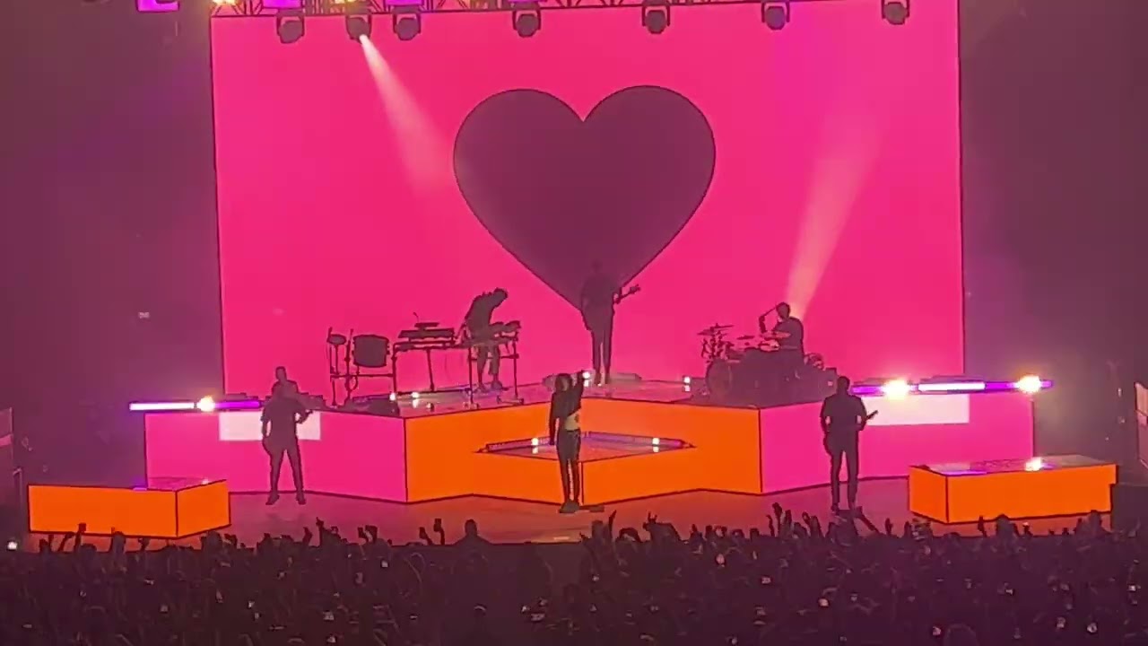 Bring Me The Horizon - Can You Feel My Heart (2022-10-03, 713 Music Hall, Houston, TX) [4K HDR]