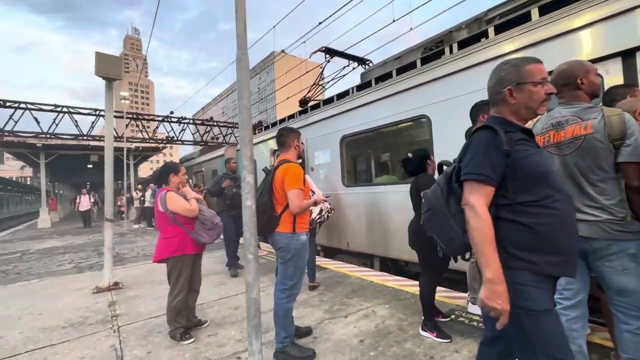 🚉SuperVia | No horário de pico, da Central ao Maracanã (Expresso Santa Cruz)