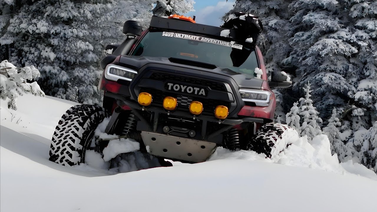 Катание на снегоходах по ВЫСОТНЫМ трассам прямо перед их закрытием. Это было дико...