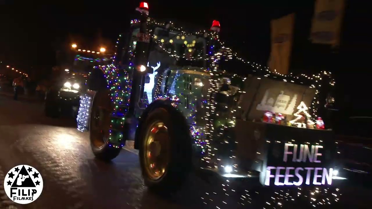 de volledige Verlichte Tractortocht in Lokeren-Heiende op 23 December 2022 meer dan 200 tractoren