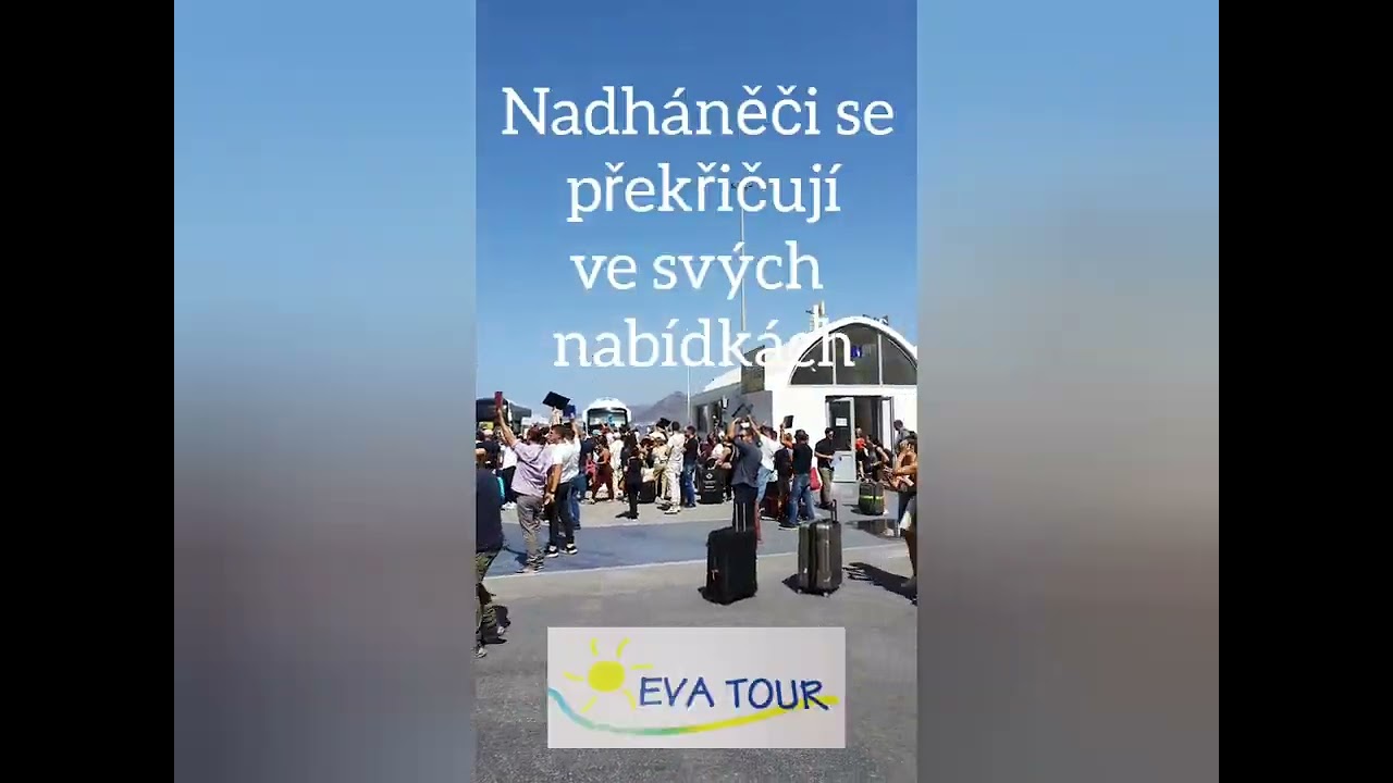 Santorini - př&iacute;stav Athinios Ferry Port