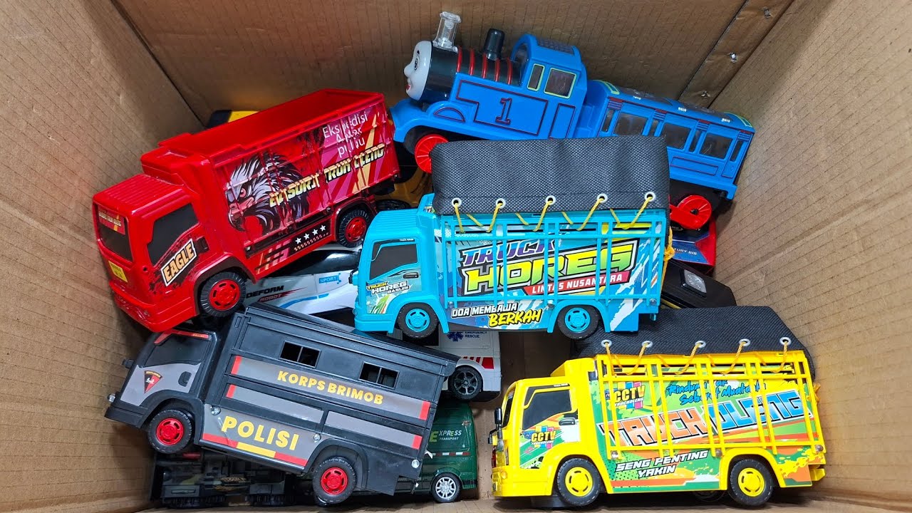 Unboxing Truk Oleng, Bus Telolet, Mobil Damkar, Mobil Polisi, Mobil Ambulance, Mobil Balap  part 91