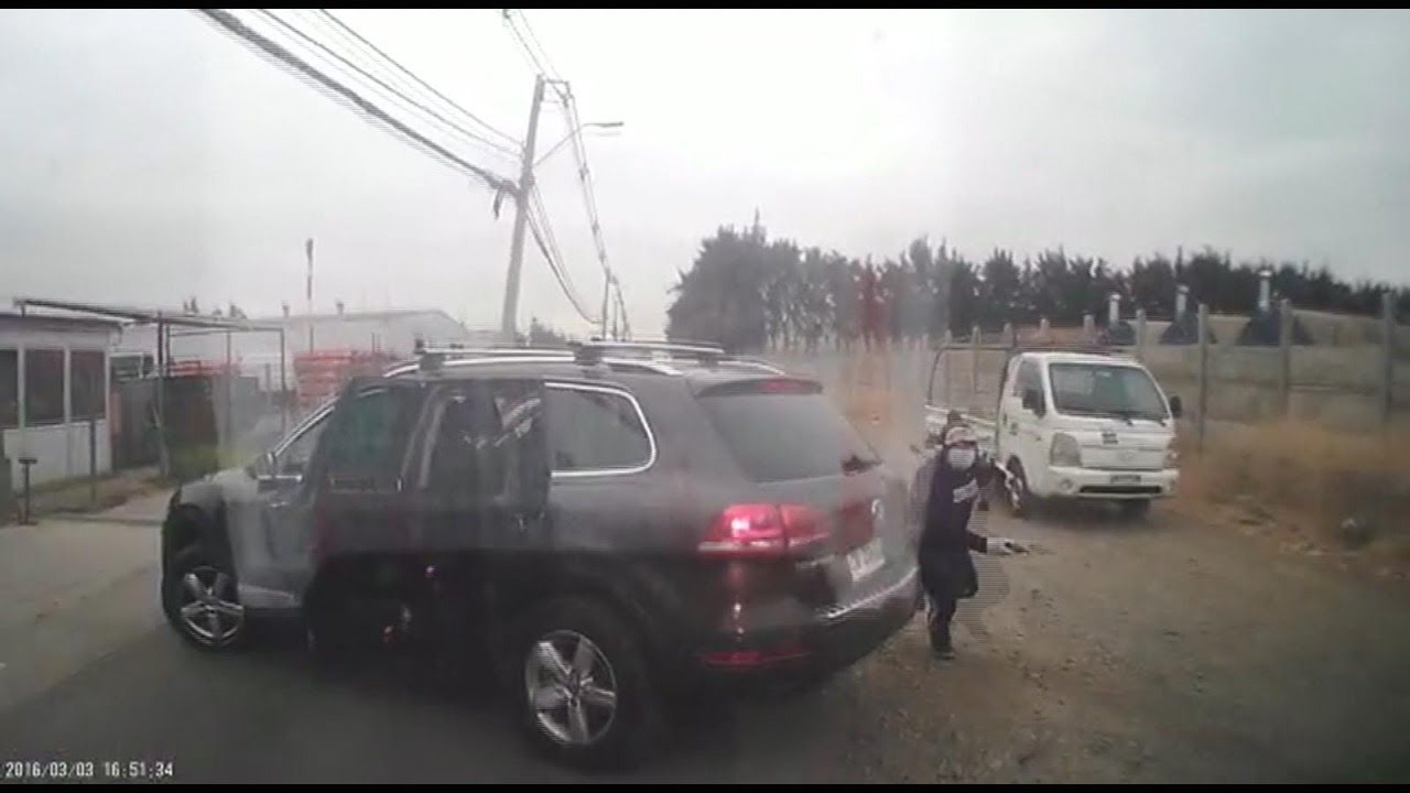 Camionero intenta huir de 