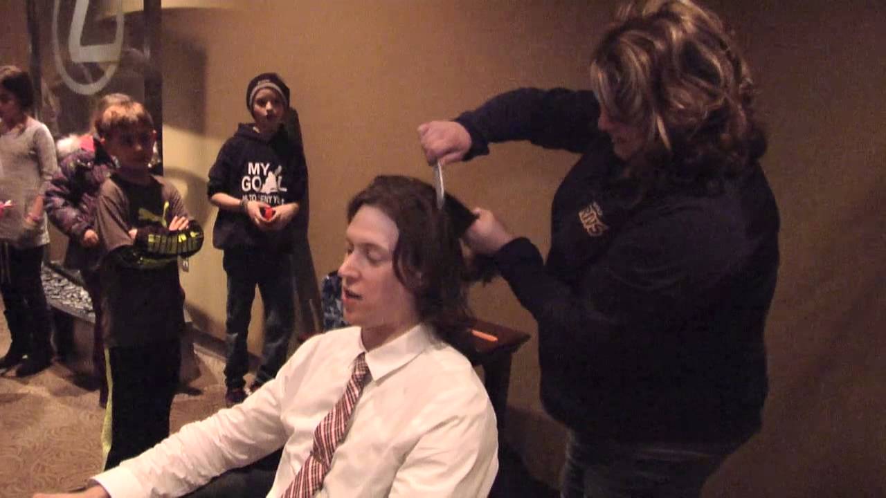 Rivermen's Eric Levine gets haircut for fundraiser
