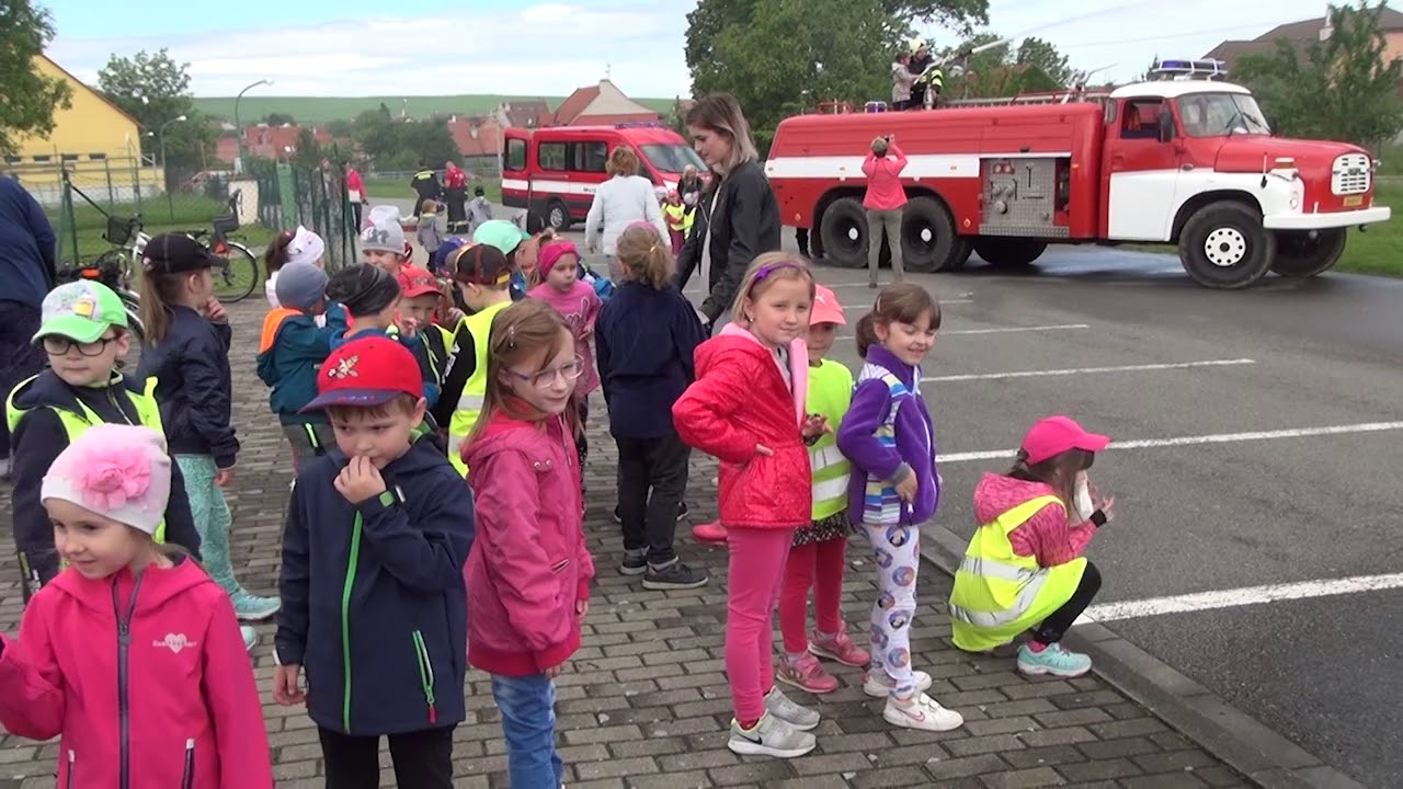 Den s hluckými hasiči - 31.5.2019 - Dětský den v MŠ