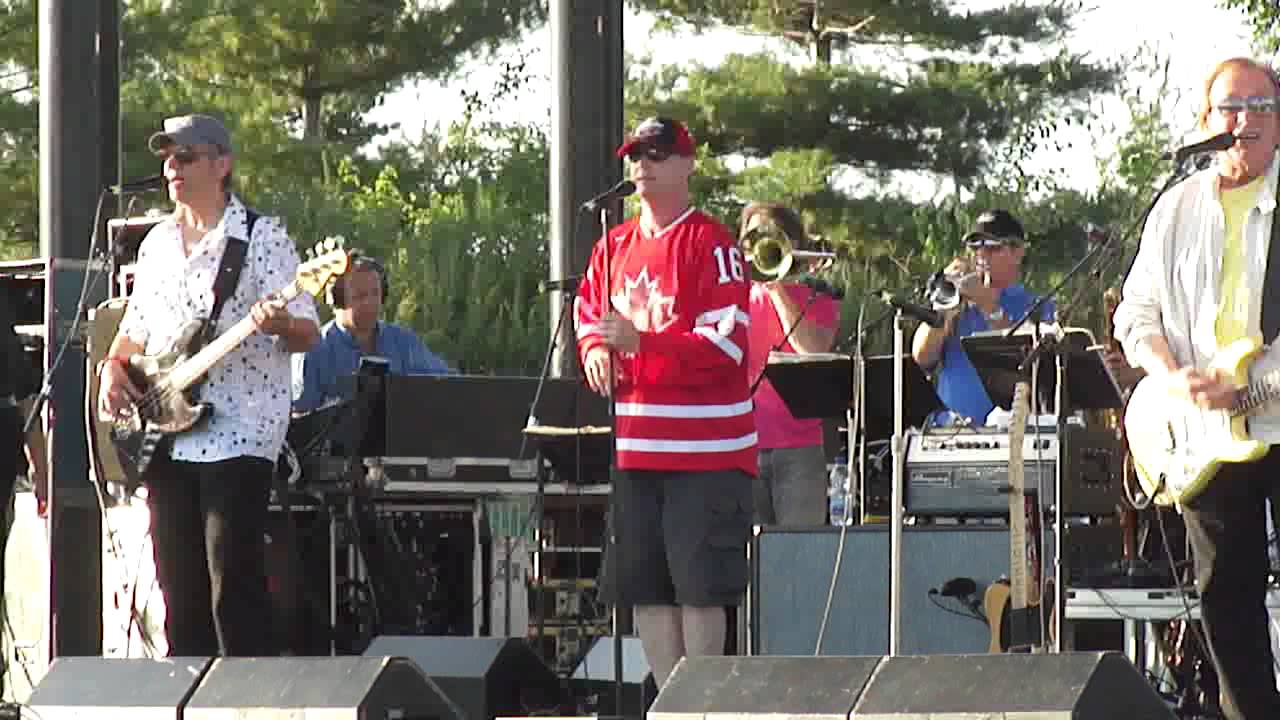 Lighthouse @ Canada Day celebration in Toronto Woodbine Park--Sunny Days--Live 2011-07-01