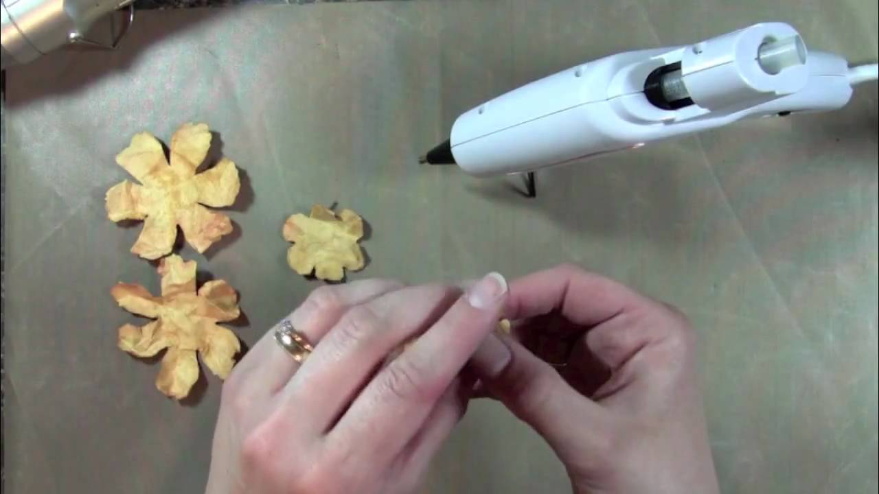 Flower Tutorial using distress ink