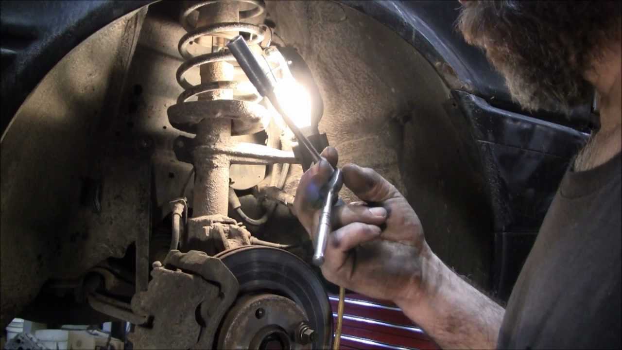 Replacing Front Shocks On A Audi 90 Quattro