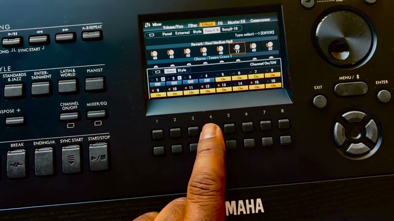 Yamaha DGX670: Keyboards 6x the price can’t do THIS! #georgebenson #dgx670