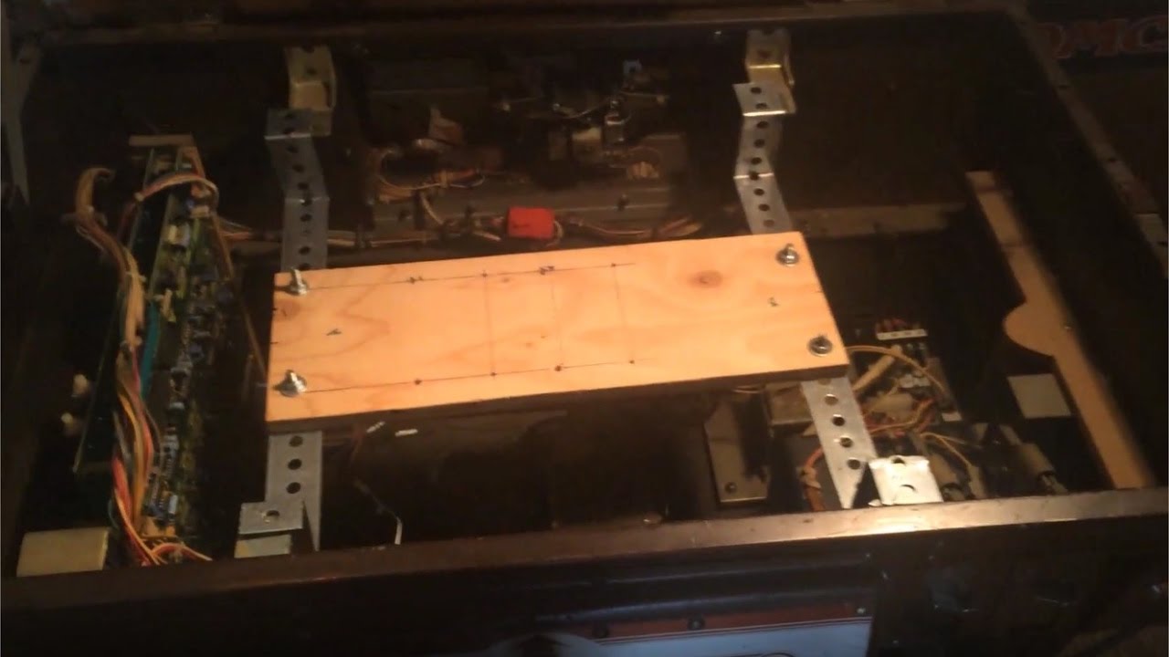 Remplacement d'un écran Sharp XM-1801 par un LCD dans une borne Nintendo
