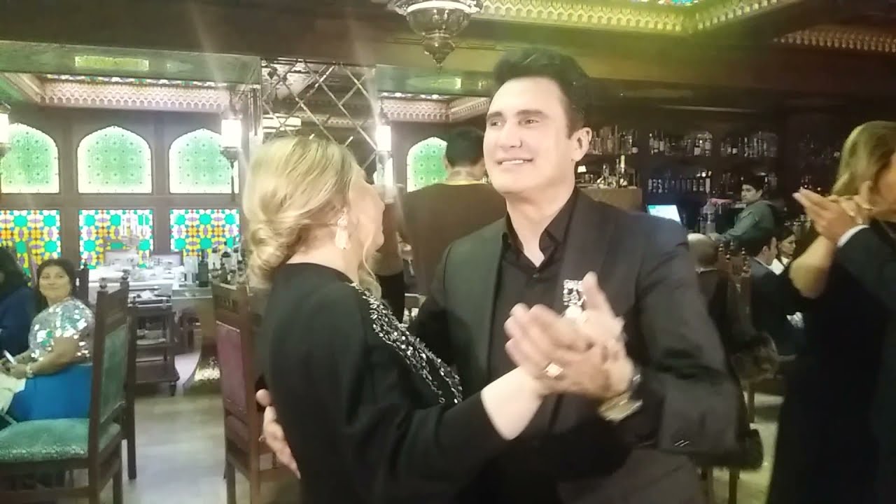 Nadir Qafarzadə ad günündə xanımı ilə belə oynadı
