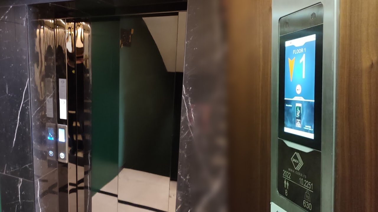 FULL SERBIAN VOICE! AWESOME & POSH Arkel lift - Hotel Kocka - Vrnjačka Banja, Serbia