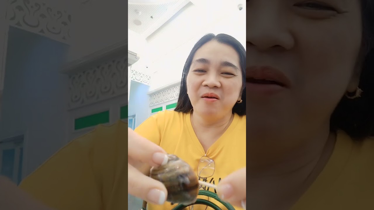 Another delicacy eat eat and eat 😂😜😁Snail🐌 eating 😂. Join me! 😉😘