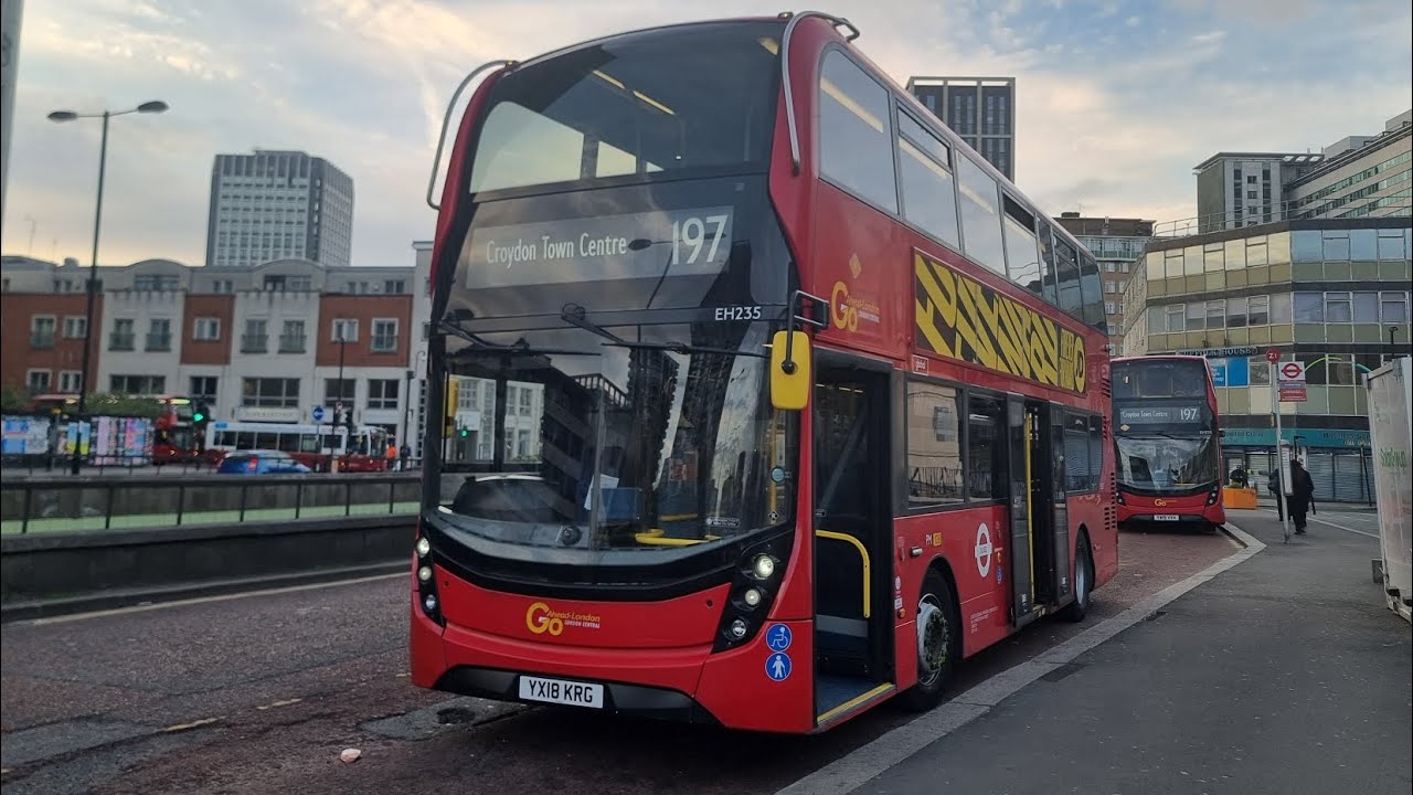 *Floored* Enviro 400MMC on Route 197 (London Central)