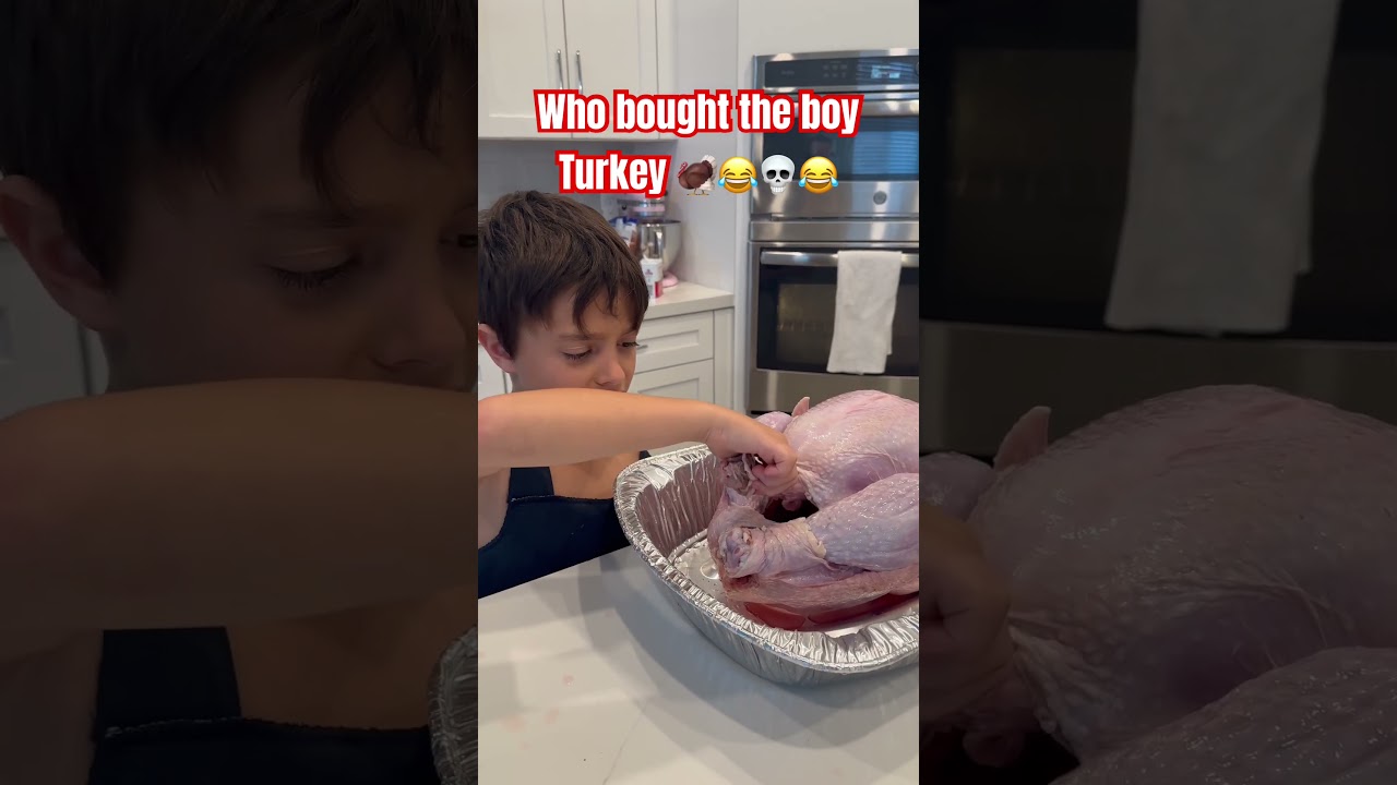 Кто купил парню индейку 🦃 😂💀😂?! #деньблагодарения #индейка #шорты #этожесть