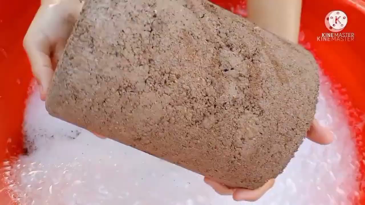 Soft pure red dirt bucket shape crumbling in foamy water🌊dry on paste