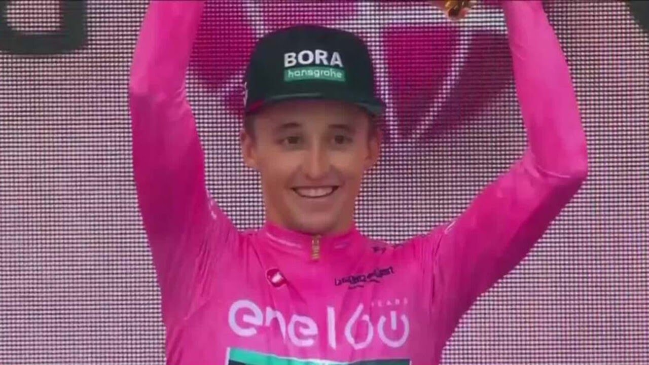 Jai Hindley becomes first Australian to win Giro d'Italia