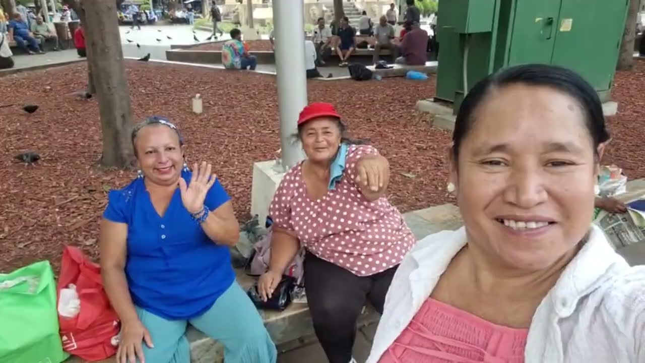 OTRA BENDICION DE PUPUSITAS PARA ABUELITOS GRACIAS A DOÑA CECILIA Y SU HIJA 🙏
