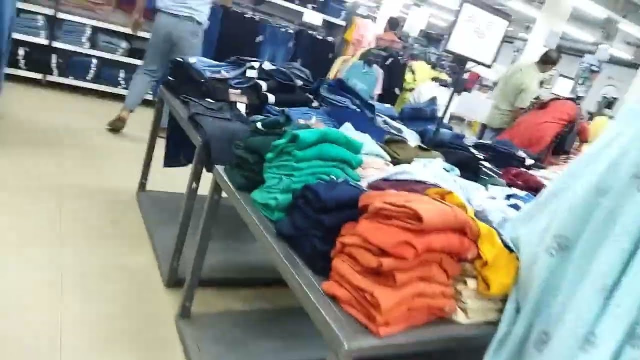 Vishal Mart Mall প্রদর্শন।#Berhampore #vlog #therichpari